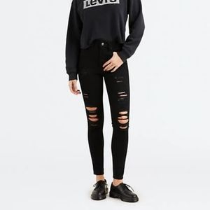 Premium Levi's Distressed  Mile High